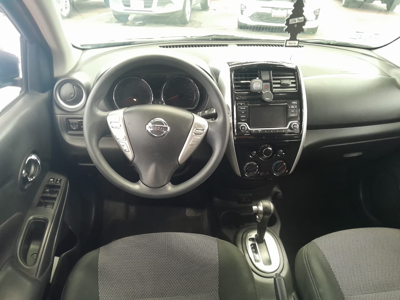 Nissan Versa Advance 2018
